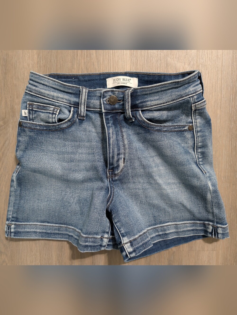 Judy Blue Classic Medium Wash Denim Shorts - S - Preloved